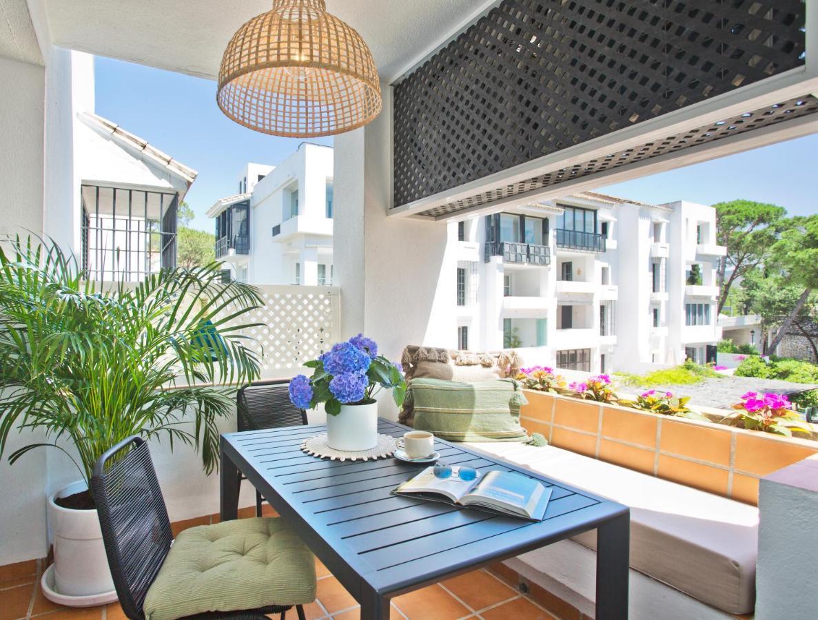 Beachfront Luxury Complex With Tropical Gardens & Pools Марбелья Екстер'єр фото