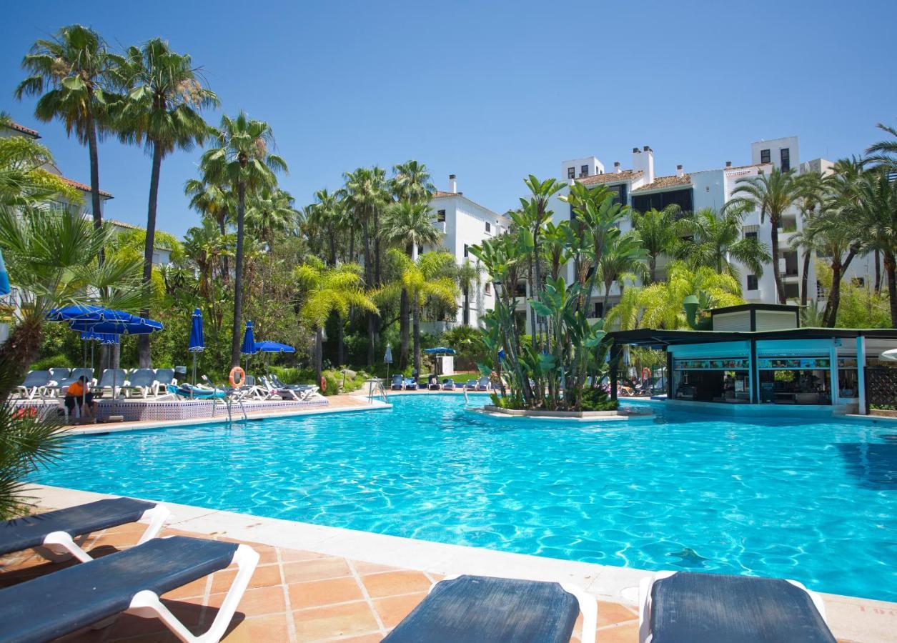 Beachfront Luxury Complex With Tropical Gardens & Pools Марбелья Екстер'єр фото